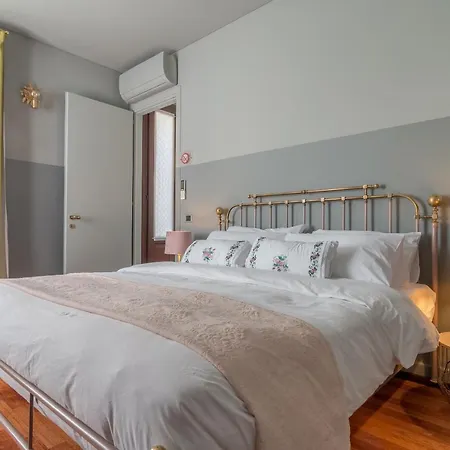 Camelia Apartament *